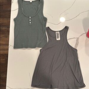 2 Women's Tank Tops